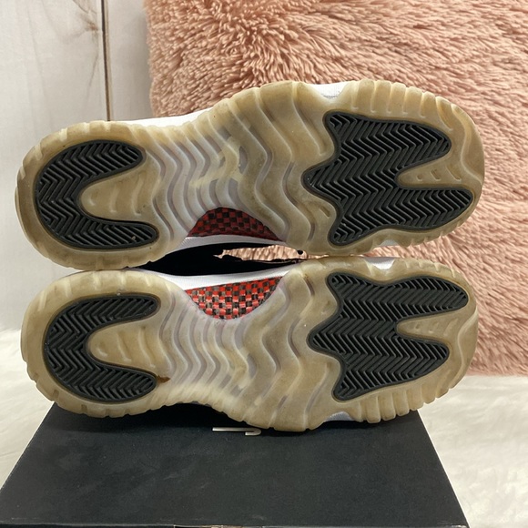 Jordan 11 Retro Low 72-10 6.5Y - Picture 4 of 10